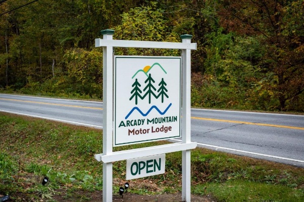 Arcady Mountain Motor Lodge image 25
